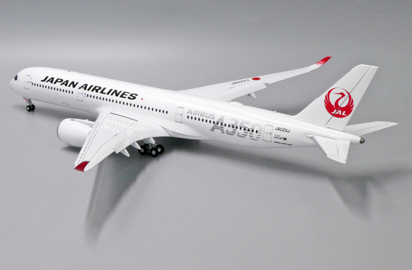 JC WINGS A350-900XWB JAPANESE AIRLINE (JAL) "JAL SILVER" (FLAPS DOWN) REG: JA02XJ