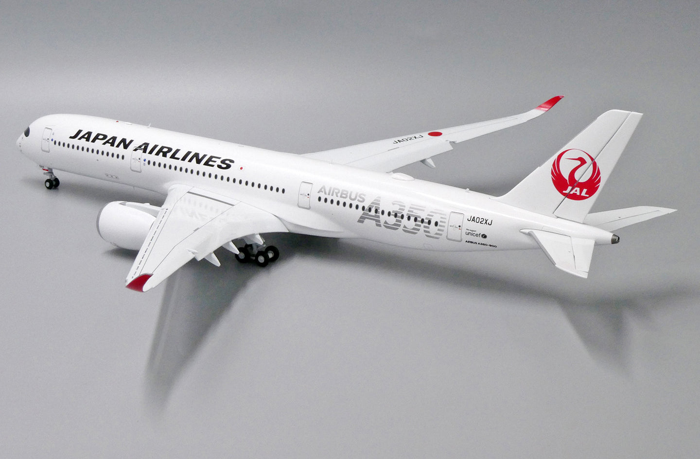JC WINGS A350-900XWB JAPANESE AIRLINE (JAL) "JAL SILVER" (FLAPS DOWN) REG: JA02XJ