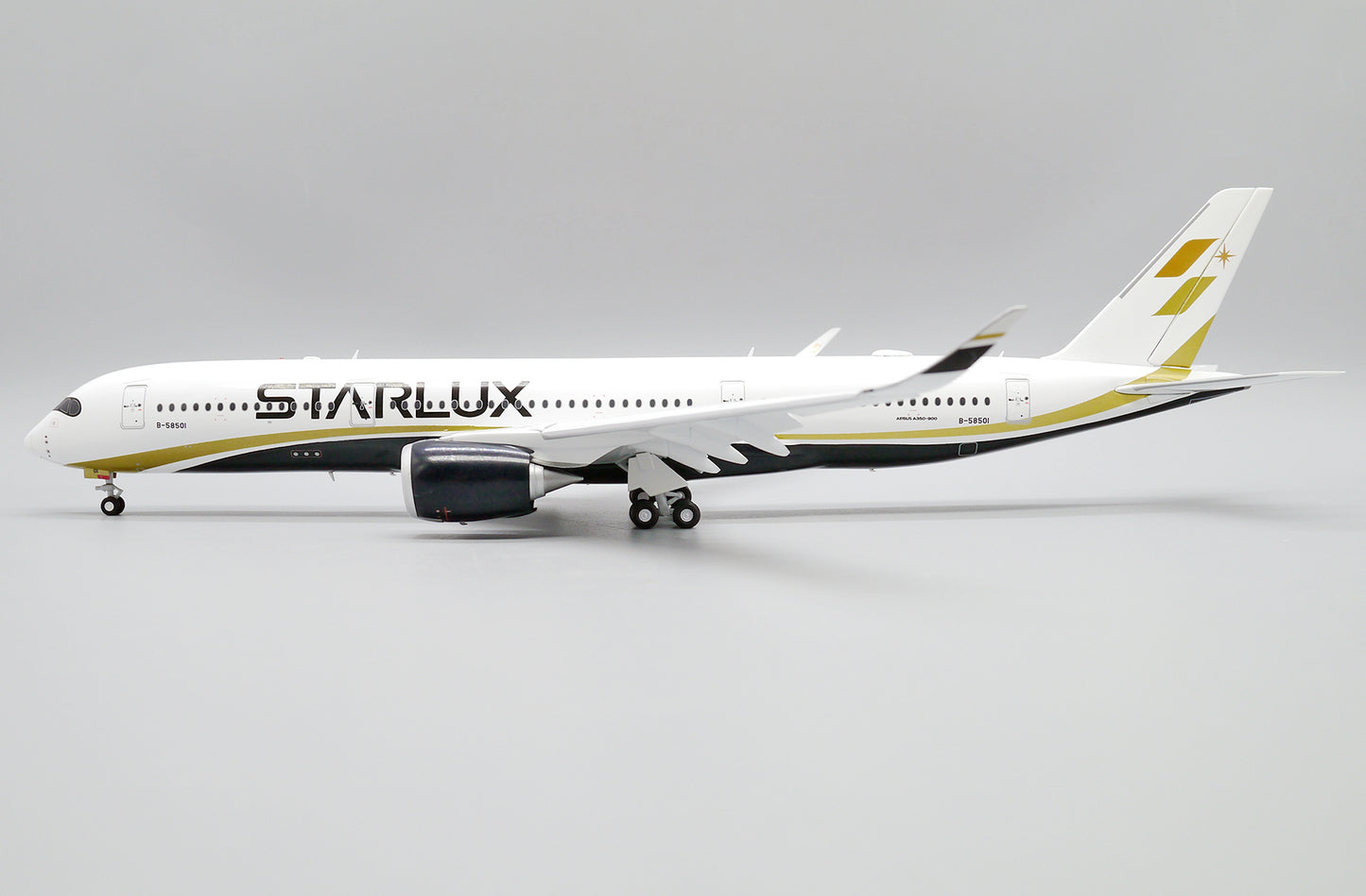 JCWINGS A350 STARLUX FLAP DOWN REG: B-58501