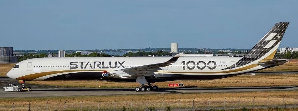 JC WINGS A350-1000XWB STARLUX AIRLINES "CARBON FIBER" REG: B-58551