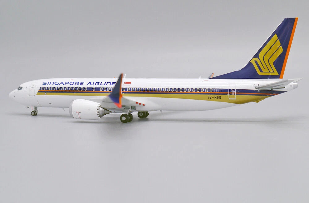 JC WINGS B737-8 MAX SINGAPORE AIRLINES REG: 9V-MBN