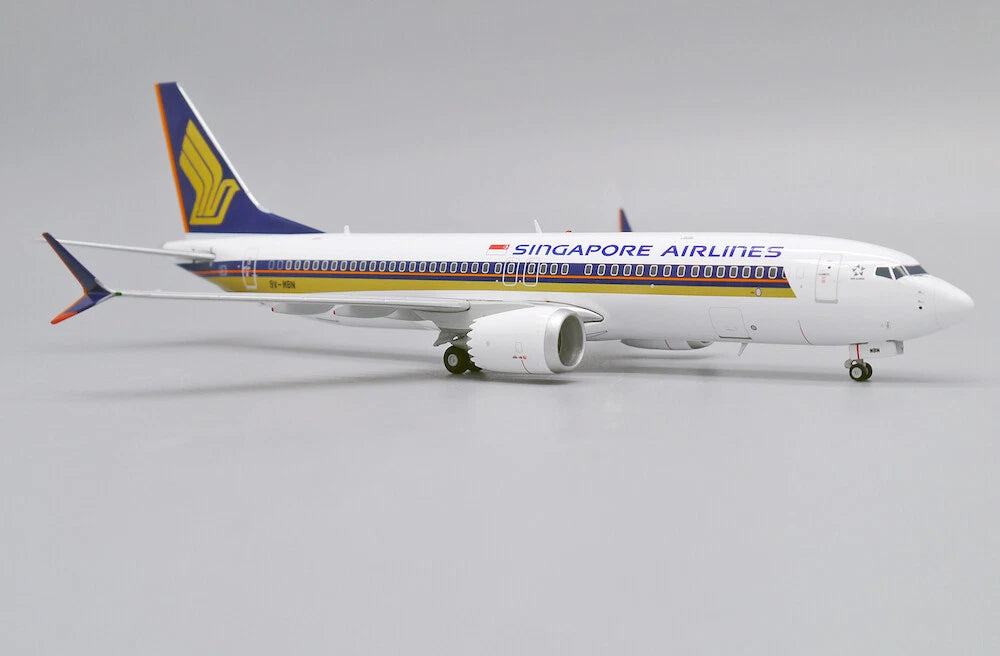 JC WINGS B737-8 MAX SINGAPORE AIRLINES REG: 9V-MBN