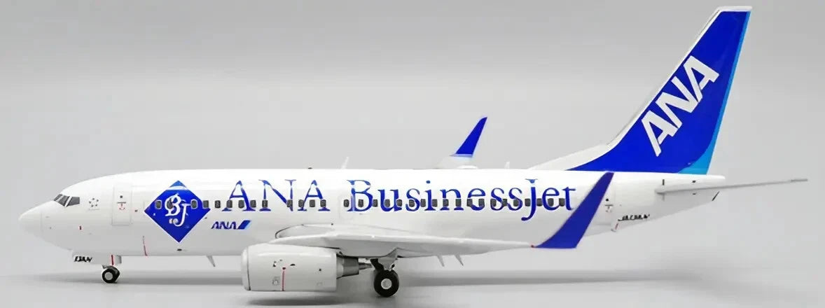 JC WINGS B737-700ER ALL NIPPON AIRWAYS (ANA) "ANA BUSINESS JET" REG: JA13AN