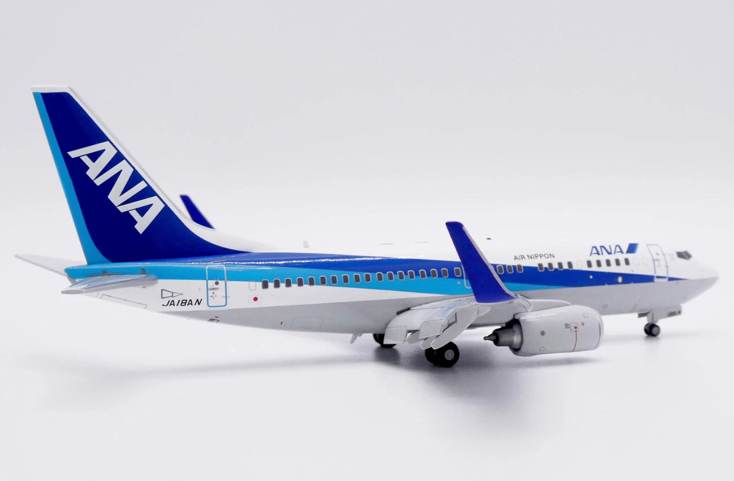 JC WINGS B737-700 ALL NIPPON AIRWAYS AIR NIPPON REG: JA18AN