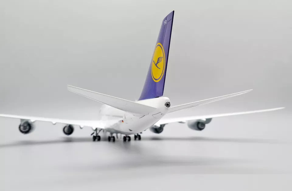 JC WINGS  B747-8 LUFTHANSA REG: D-ABYR