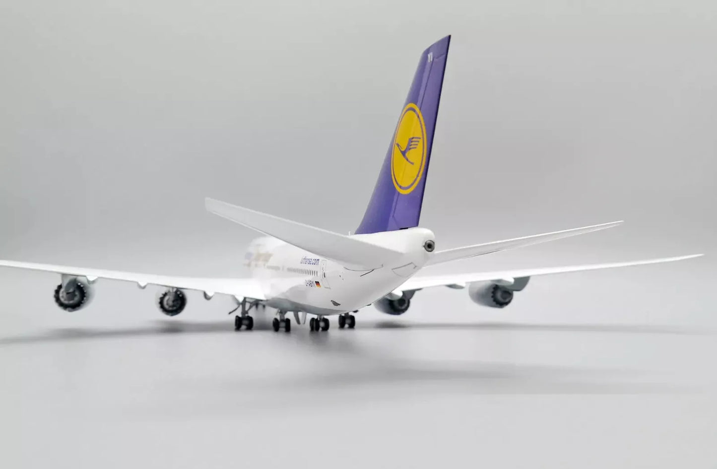 JC WINGS B747-8 LUFTHANSA "FANHANSA SIEGERFLIEGER" REG: D-ABYI