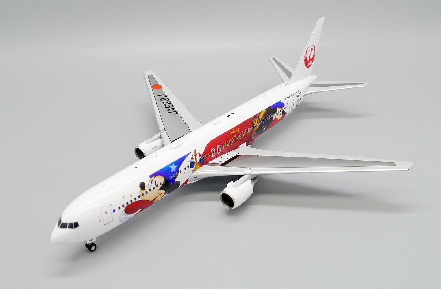 JC WINGS B767(ER) JAPAN AIRLINES (JAL) "DISNEY LIVERY" REG: JA622J