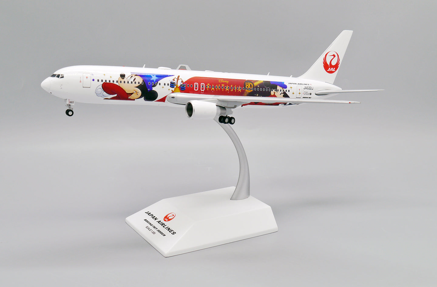 JC WINGS B767(ER) JAPAN AIRLINES (JAL) "DISNEY LIVERY" REG: JA622J