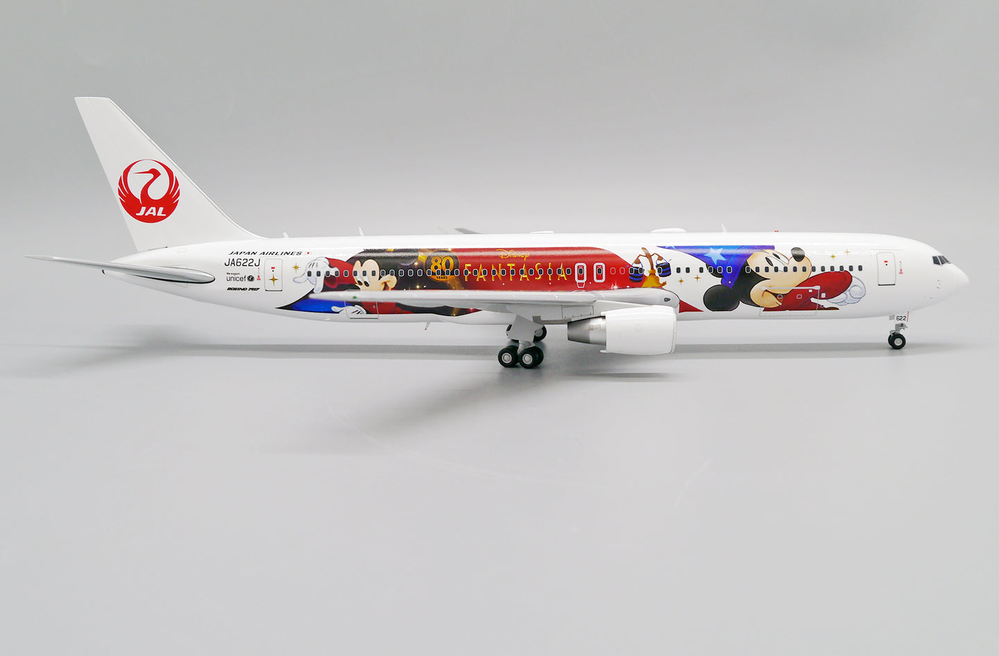 JC WINGS B767(ER) JAPAN AIRLINES (JAL) "DISNEY LIVERY" REG: JA622J