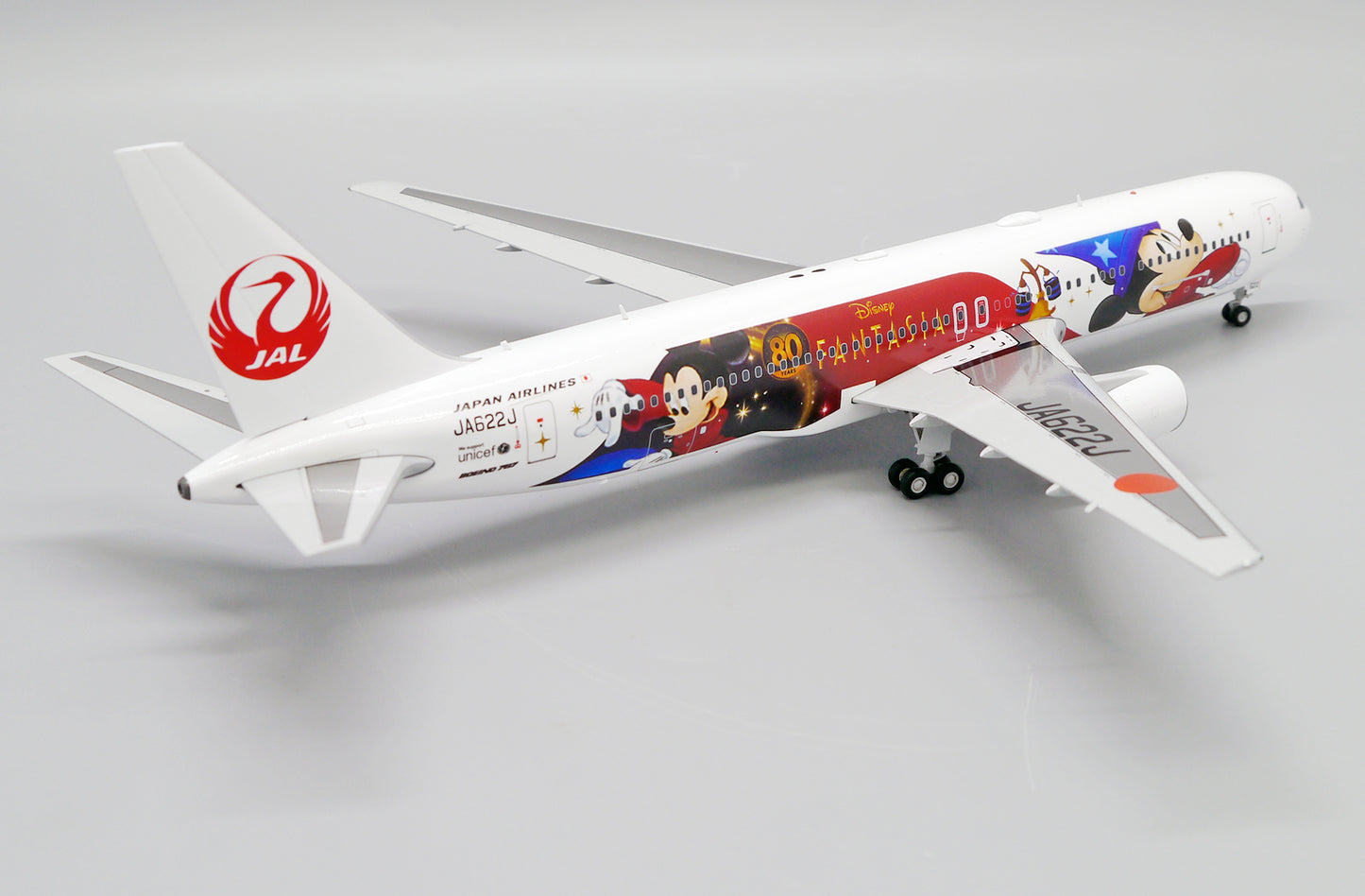 JC WINGS B767(ER) JAPAN AIRLINES (JAL) "DISNEY LIVERY" REG: JA622J