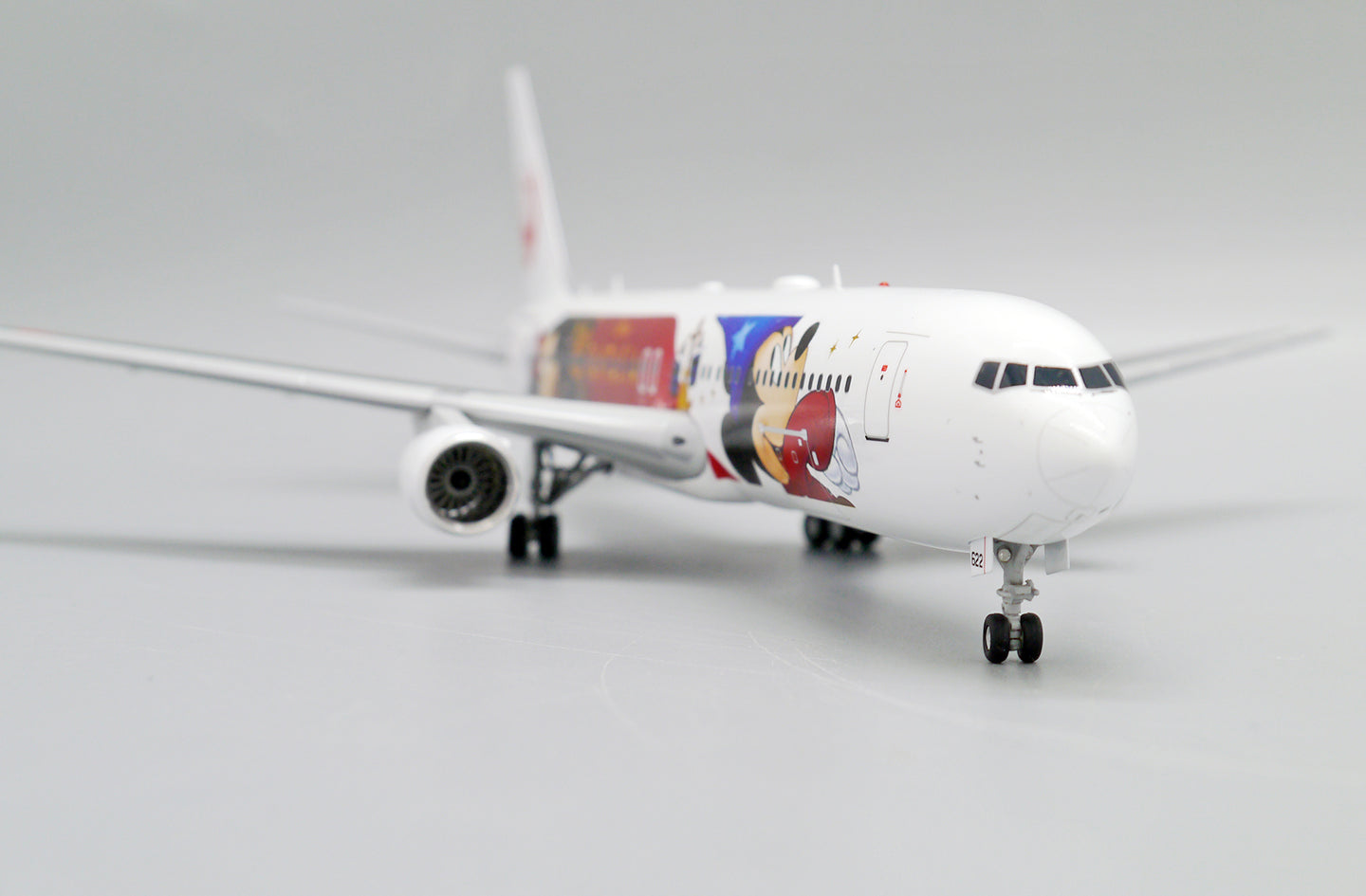 JC WINGS B767(ER) JAPAN AIRLINES (JAL) "DISNEY LIVERY" REG: JA622J
