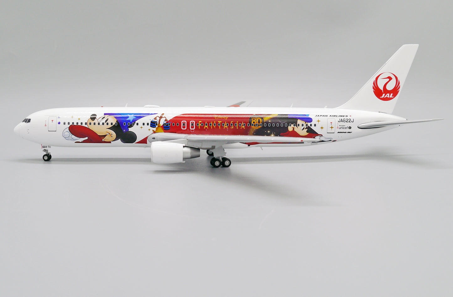 JC WINGS B767(ER) JAPAN AIRLINES (JAL) "DISNEY LIVERY" REG: JA622J