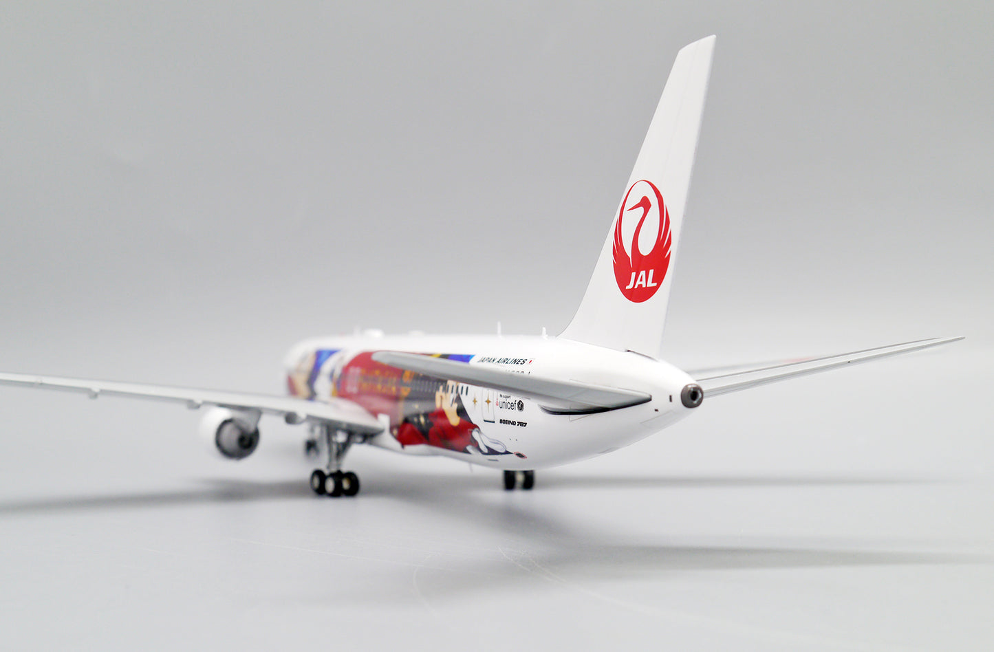 JC WINGS B767(ER) JAPAN AIRLINES (JAL) "DISNEY LIVERY" REG: JA622J