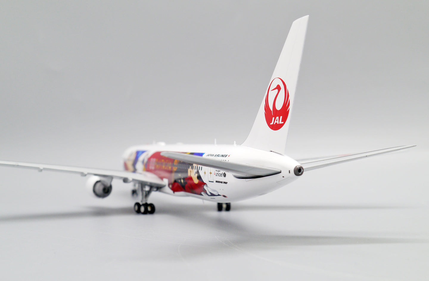 JC WINGS B767(ER) JAPAN AIRLINES (JAL) "DISNEY LIVERY" REG: JA622J