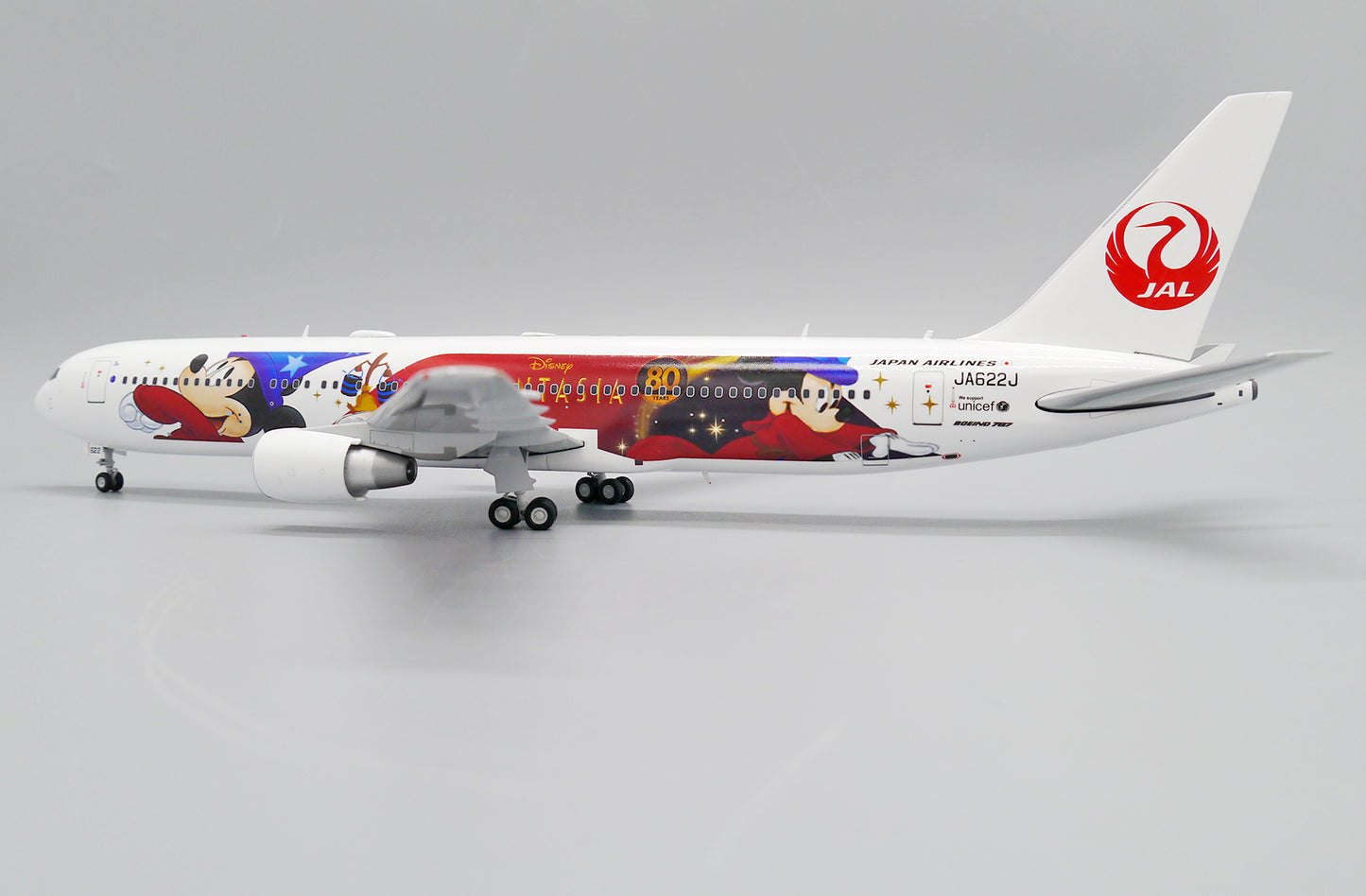 JC WINGS B767(ER) JAPAN AIRLINES (JAL) "DISNEY LIVERY" REG: JA622J