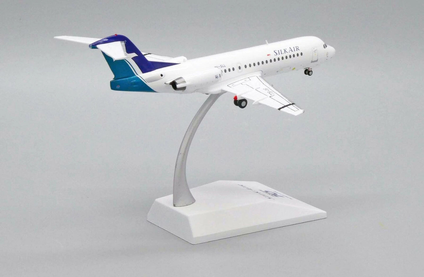 JC WINGS FOKKER 70 SILKAIR REG: 9V-SLL