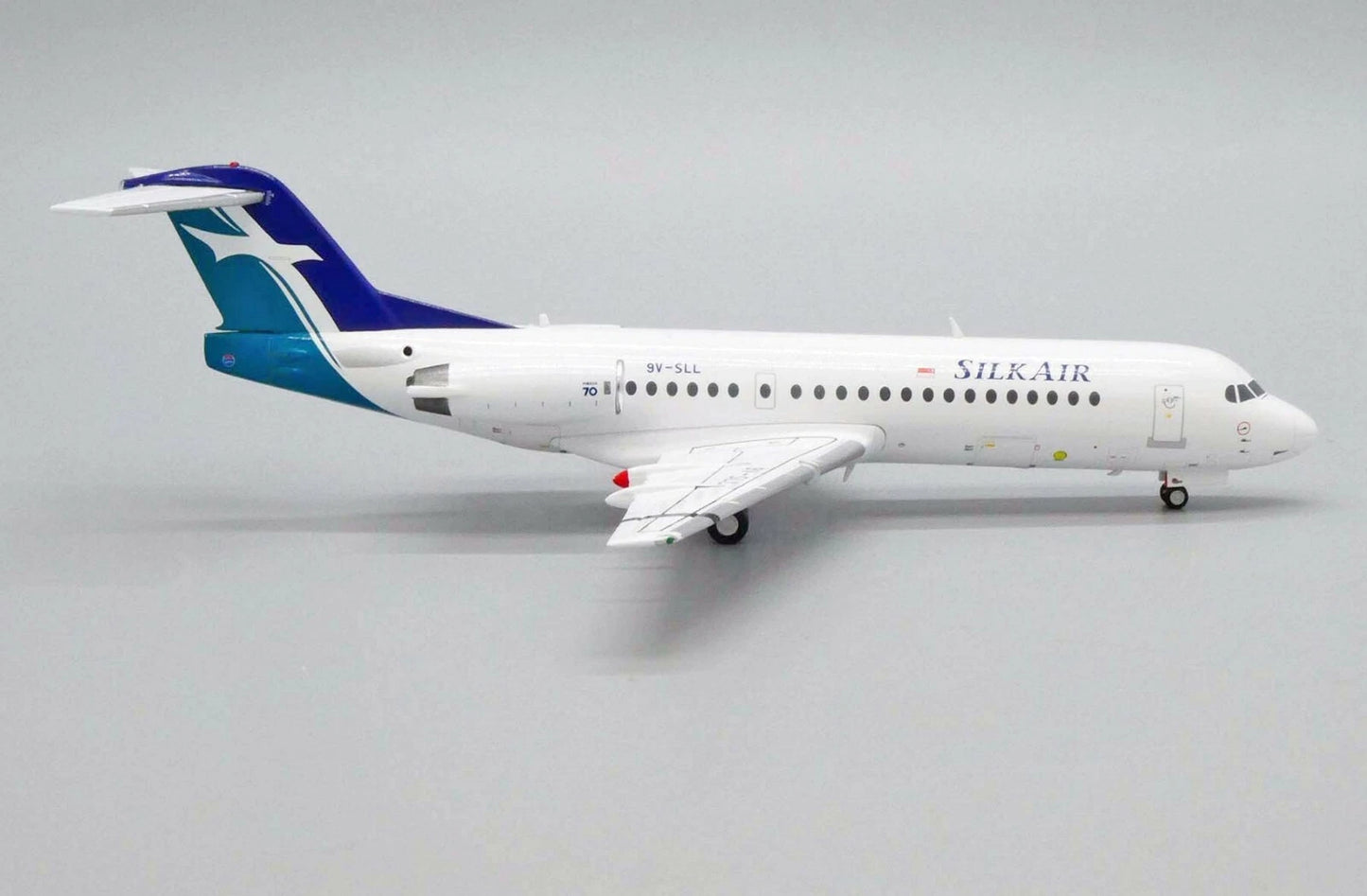 JC WINGS FOKKER 70 SILKAIR REG: 9V-SLL