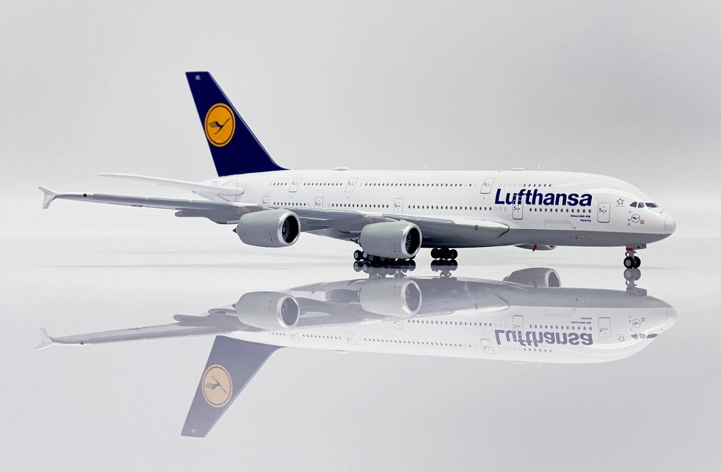JC WINGS A380 LUFTHANSA REG: D-AIML