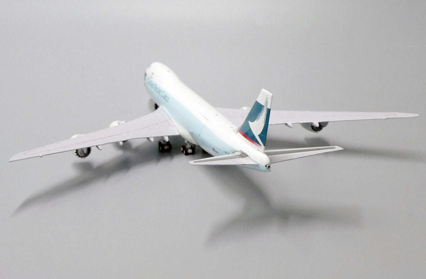 JC WINGS B747-8F CATHAY PACIFIC CARGO "100TH BOEING AIRCRAFT" (INTERACTIVE SERIES) REG: B-LJC