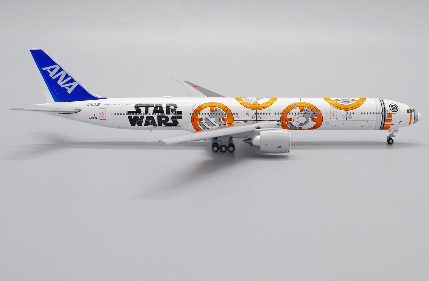 JC WINGS B777-300(ER) ALL NIPPON AIRWAYS "STAR WARS" (FLAP DOWN) REG: JA789A