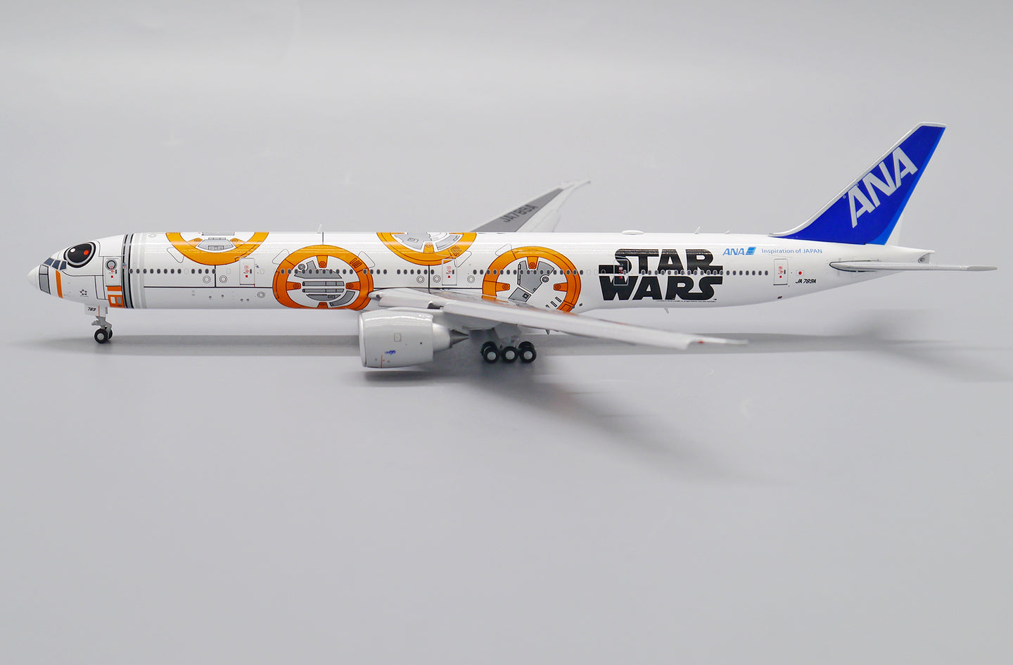 JC WINGS B777-300(ER) ALL NIPPON AIRWAYS "STAR WARS" (FLAP DOWN) REG: JA789A