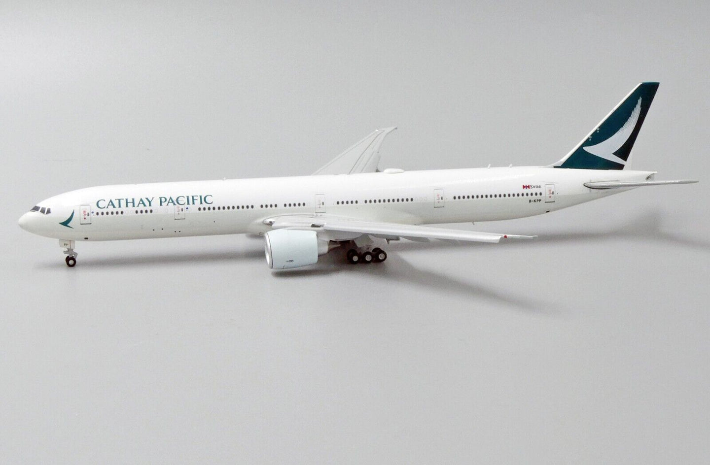 JCWINGS CATHAY PACIFIC B777-300ER FLAPS DOWN REG: B-KPP