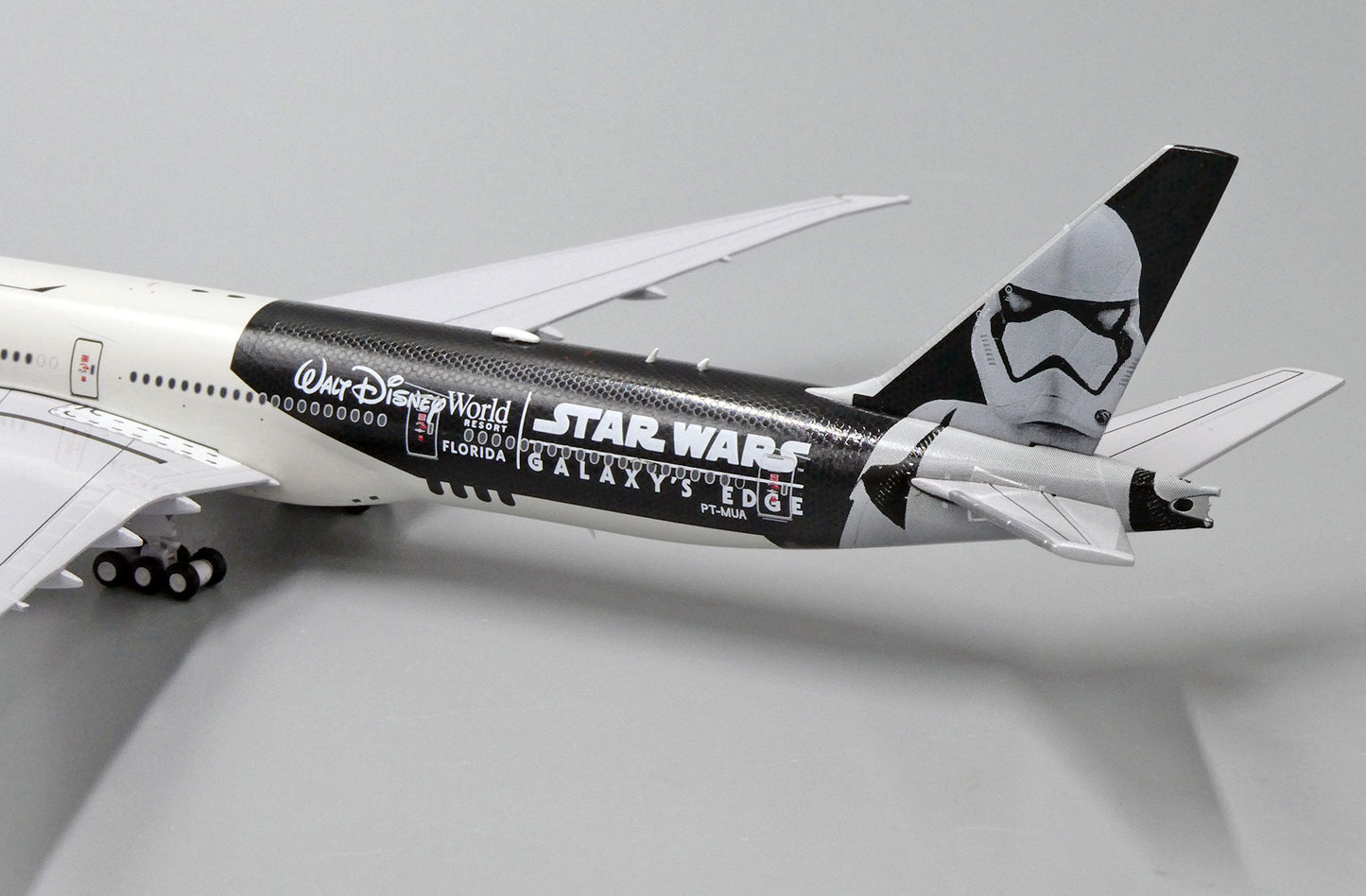 JC WINGS B777-300ER LATAM AIRLINES "STAR WARS, GALAXYS EDGE" REG: PT-MUA