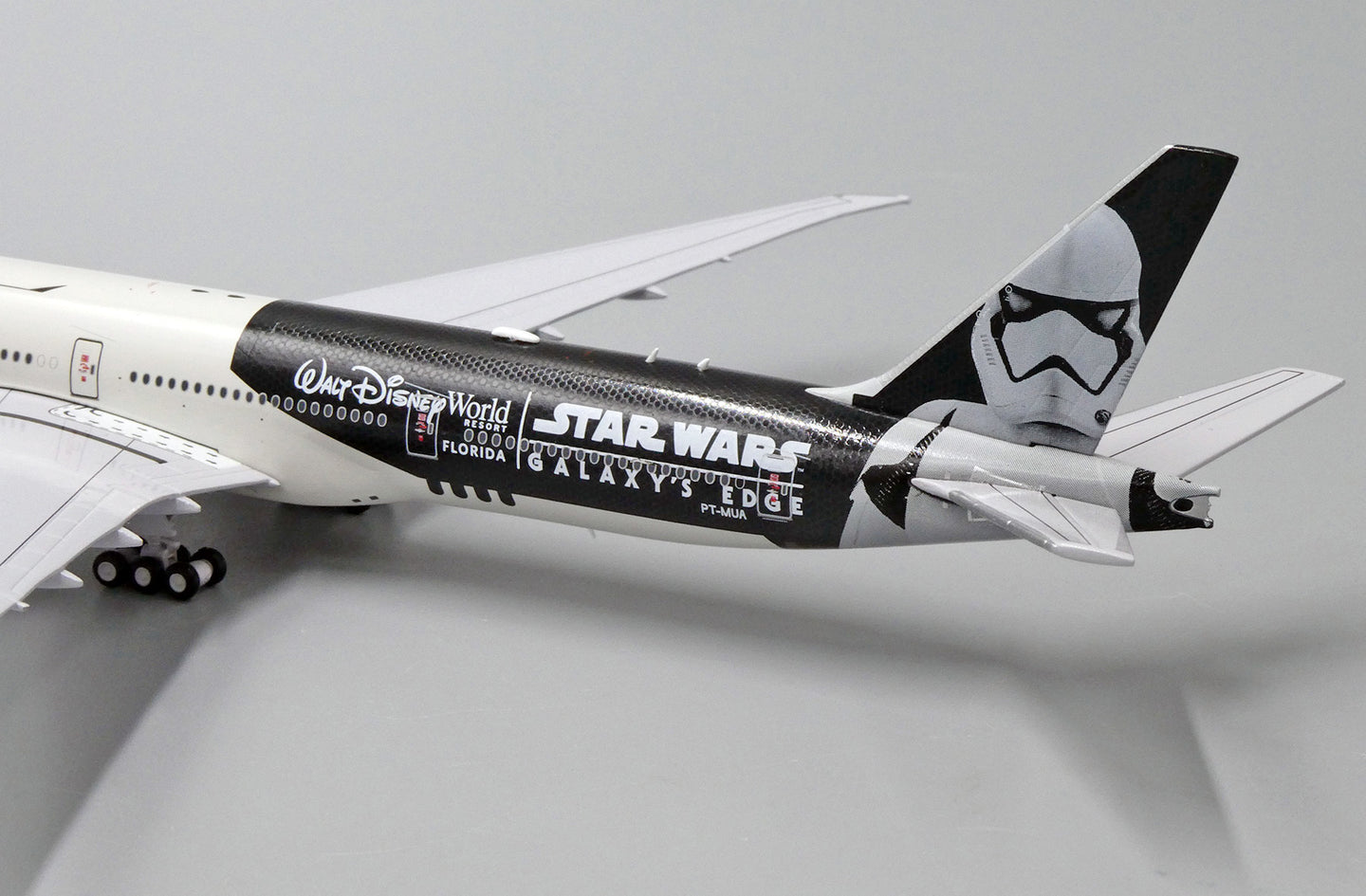 JC WINGS B777-300ER LATAM AIRLINES "STAR WARS, GALAXYS EDGE" REG: PT-MUA