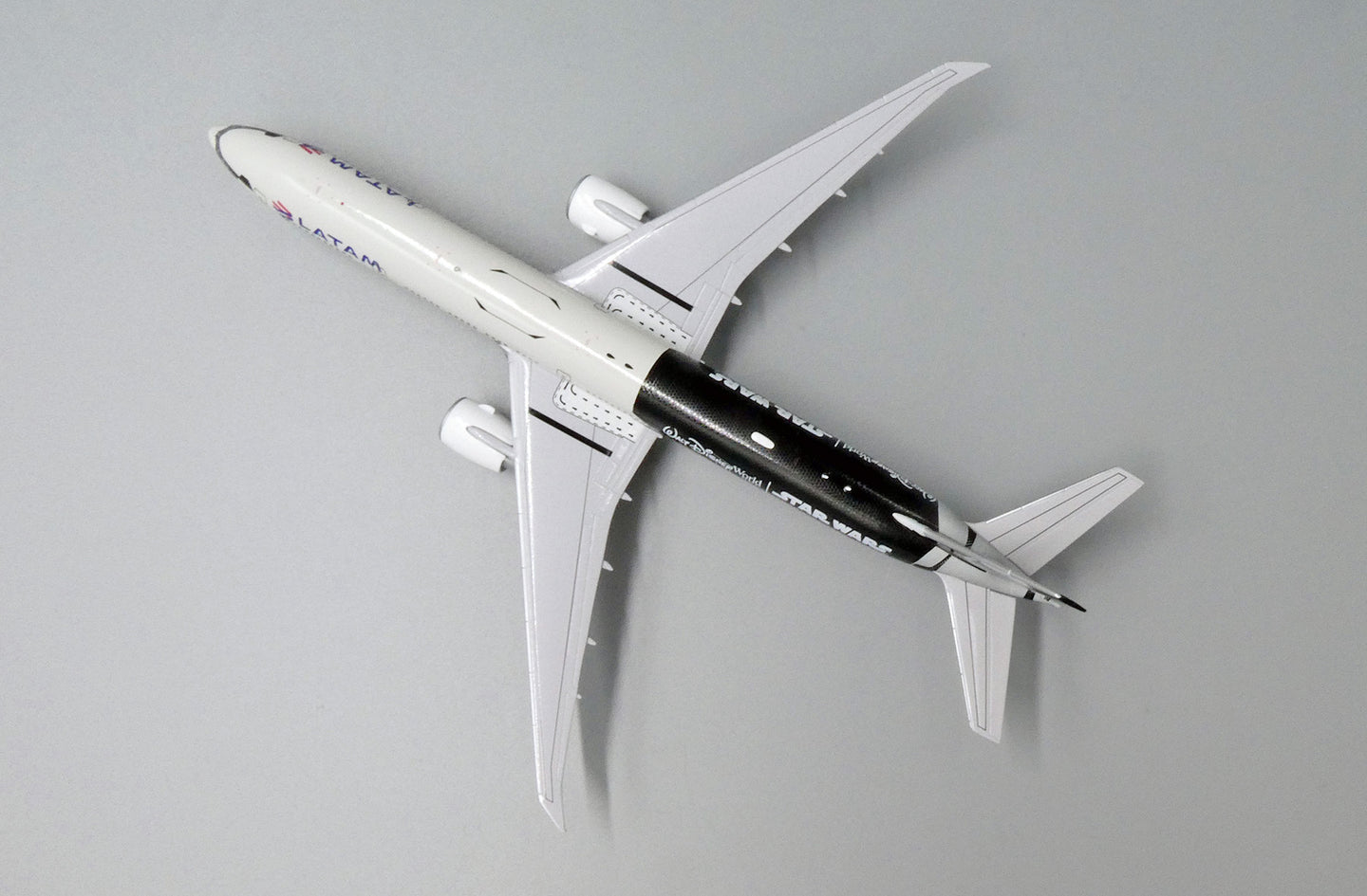 JC WINGS B777-300ER LATAM AIRLINES "STAR WARS, GALAXYS EDGE" REG: PT-MUA