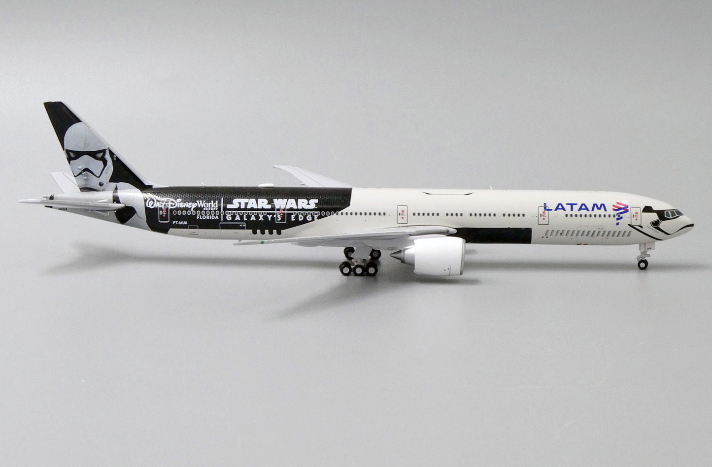 JC WINGS B777-300ER LATAM AIRLINES "STAR WARS, GALAXYS EDGE" REG: PT-MUA