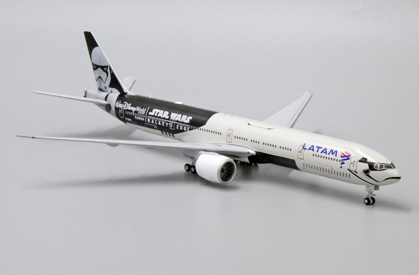 JC WINGS B777-300ER LATAM AIRLINES "STAR WARS, GALAXYS EDGE" REG: PT-MUA