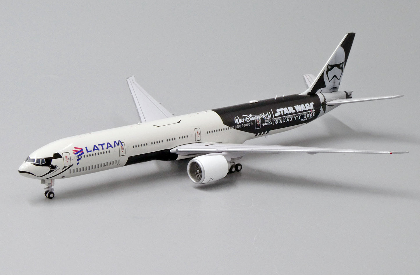 JC WINGS B777-300ER LATAM AIRLINES "STAR WARS, GALAXYS EDGE" REG: PT-MUA