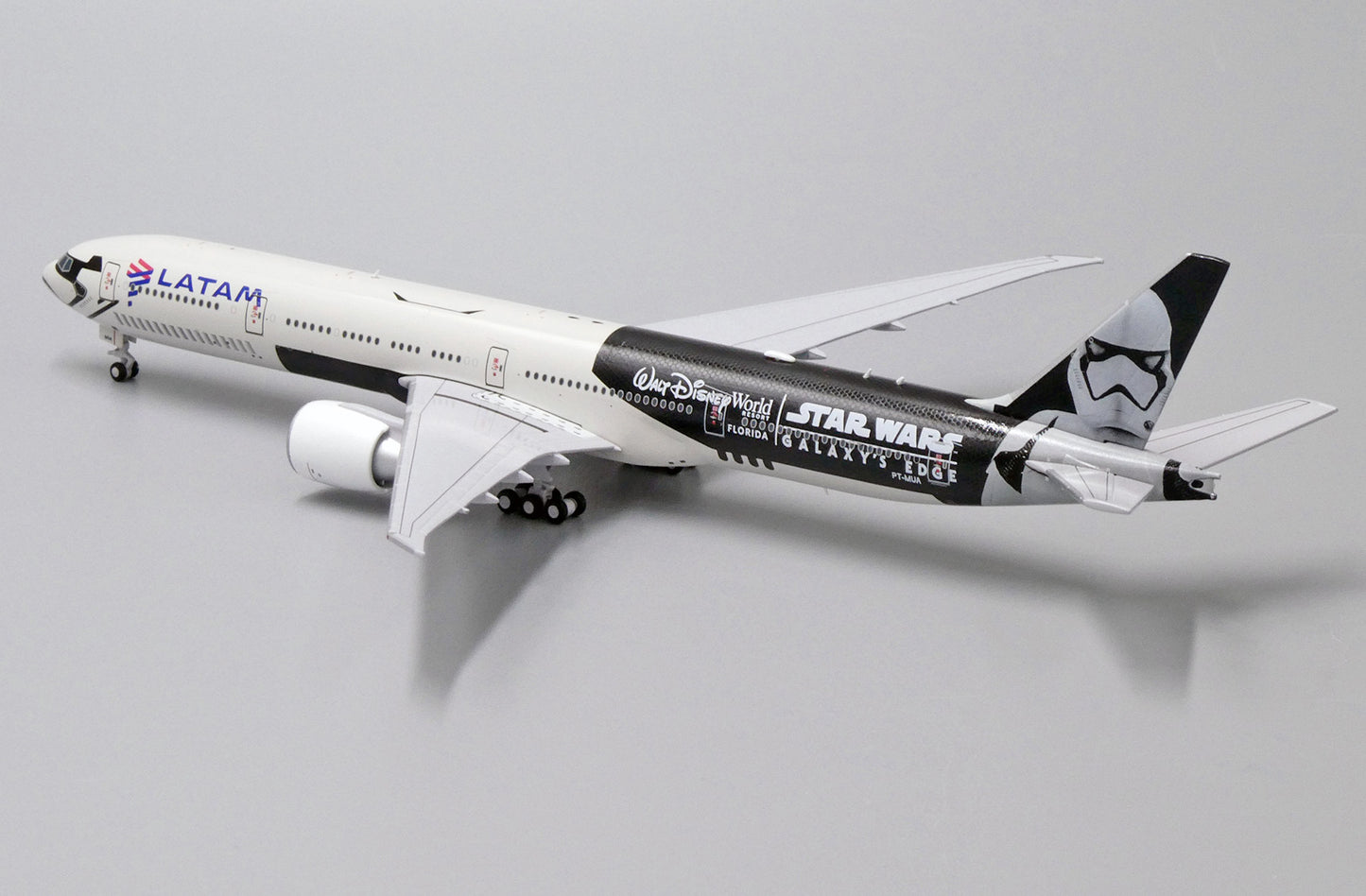 JC WINGS B777-300ER LATAM AIRLINES "STAR WARS, GALAXYS EDGE" REG: PT-MUA