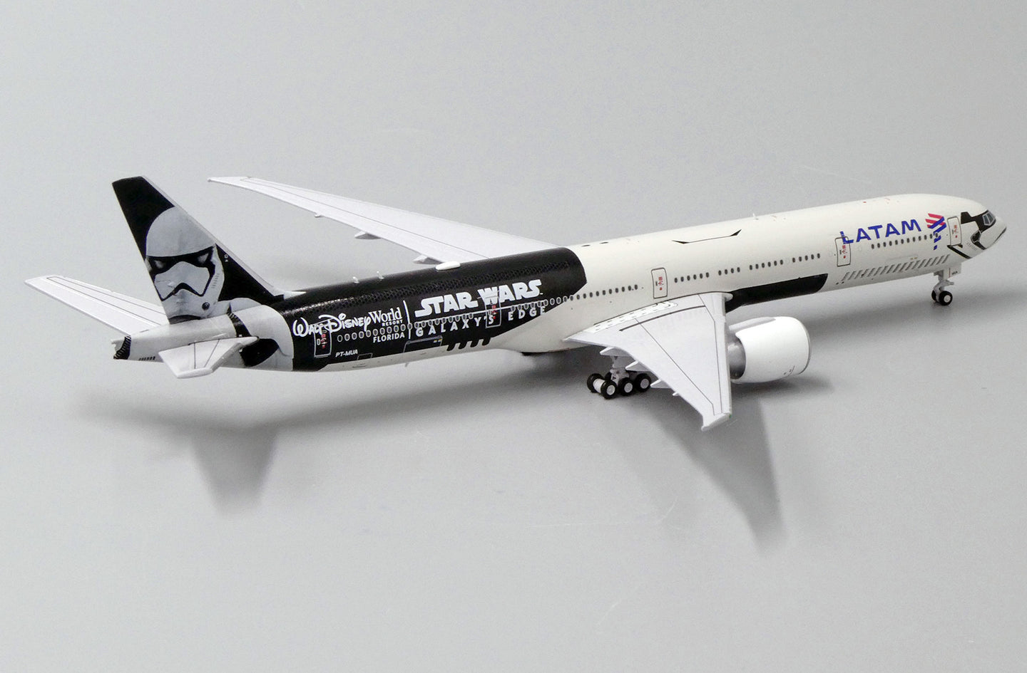 JC WINGS B777-300ER LATAM AIRLINES "STAR WARS, GALAXYS EDGE" REG: PT-MUA