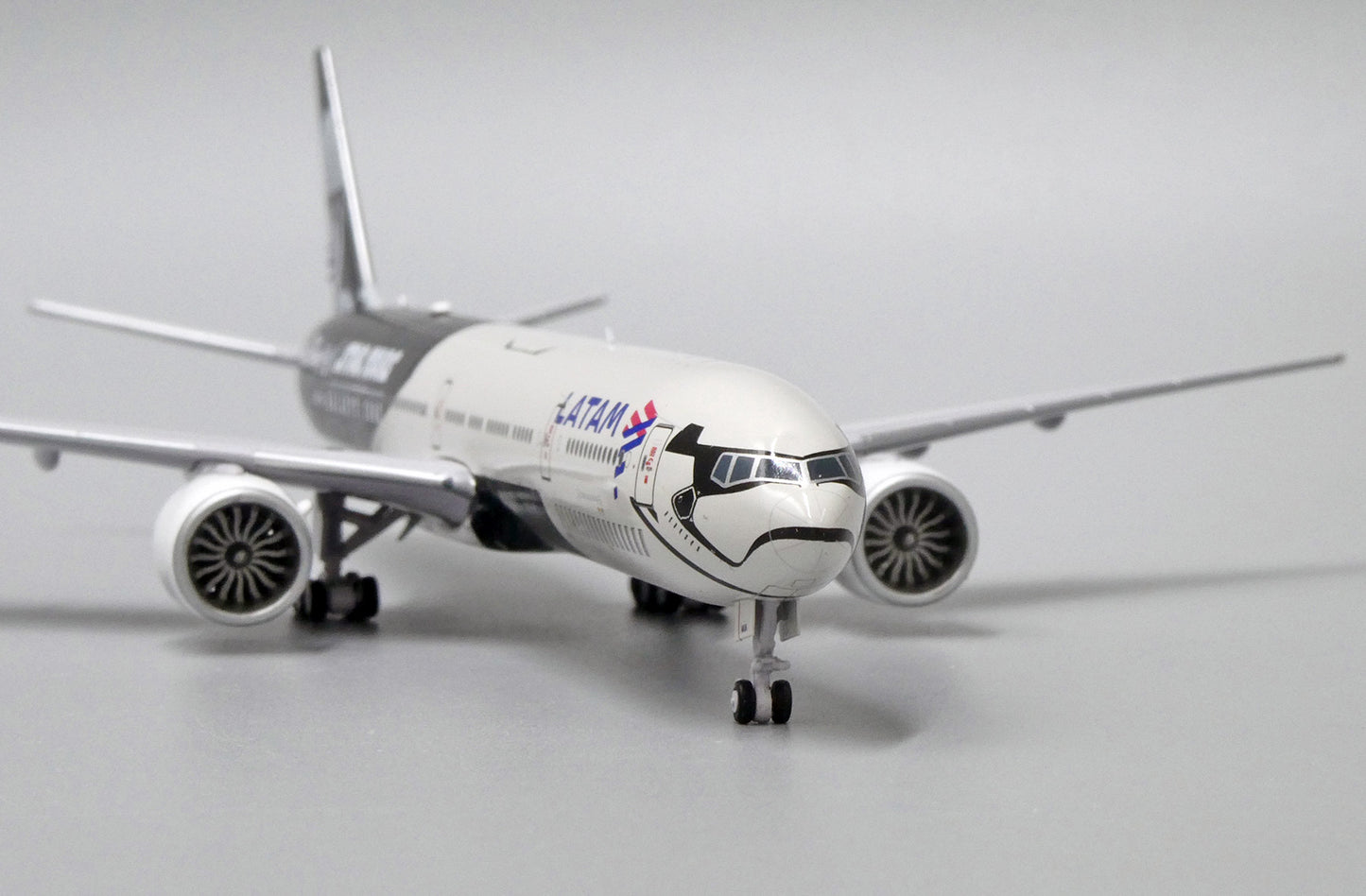 JC WINGS B777-300ER LATAM AIRLINES "STAR WARS, GALAXYS EDGE" REG: PT-MUA