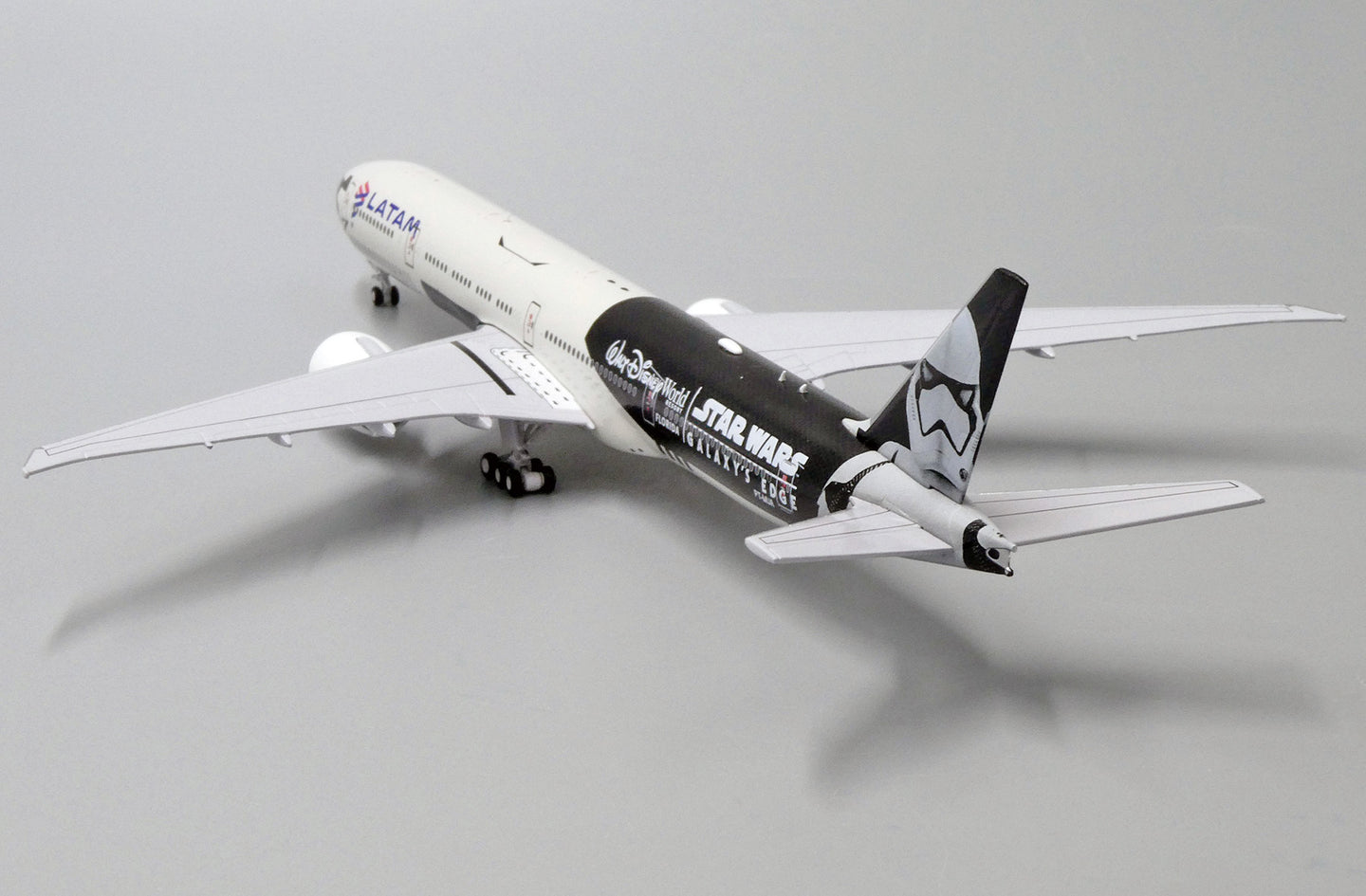 JC WINGS B777-300ER LATAM AIRLINES "STAR WARS, GALAXYS EDGE" REG: PT-MUA