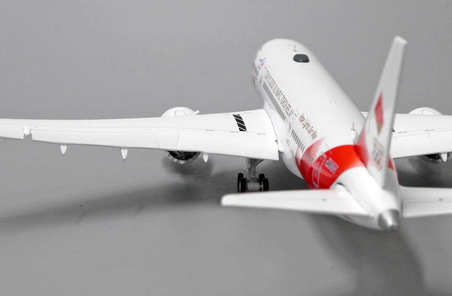 JC WINGS B787-8 DREAMLINER "TOKYO 2020 OLYMPICS TORCH RELAY" (FLAPS DOWN) REG: JA837J