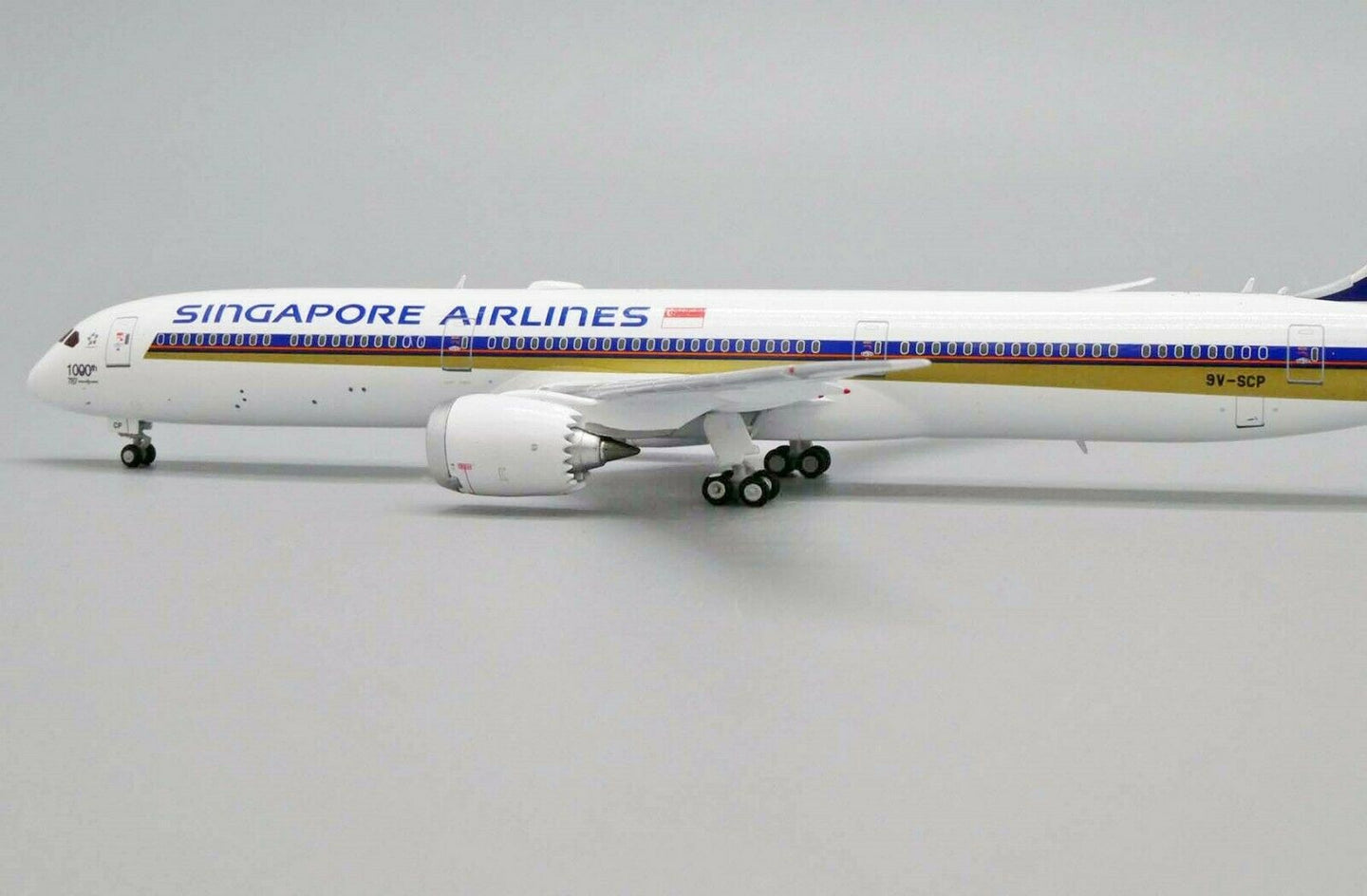JC WINGS B787-10 DREAMLINER SINGAPORE AIRLINES 1000TH 787 REG: 9V-SCP