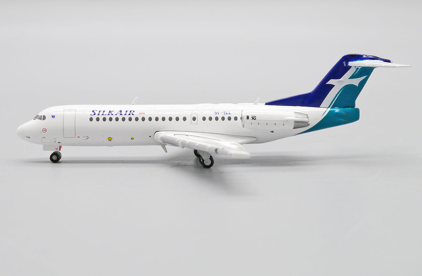 JC WINGS FOKKER 70 SILKAIR REG: 9V-SLL