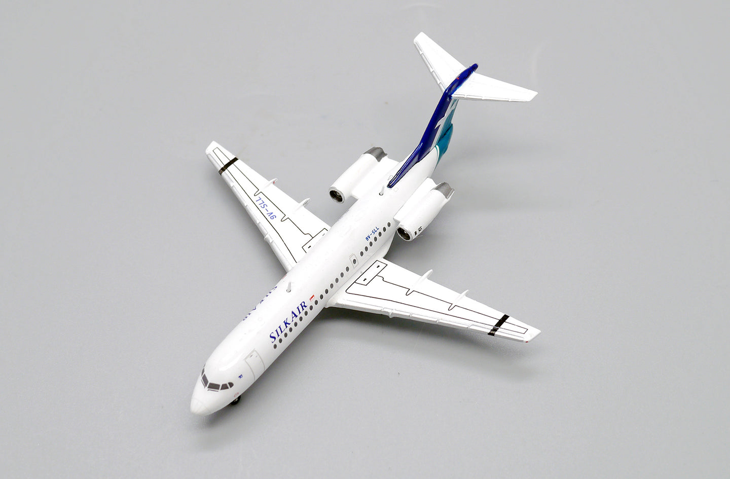 JC WINGS FOKKER 70 SILKAIR REG: 9V-SLL
