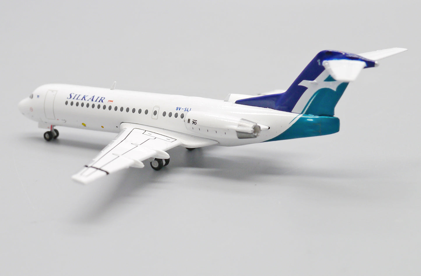 JC WINGS FOKKER 70 SILKAIR REG: 9V-SLL