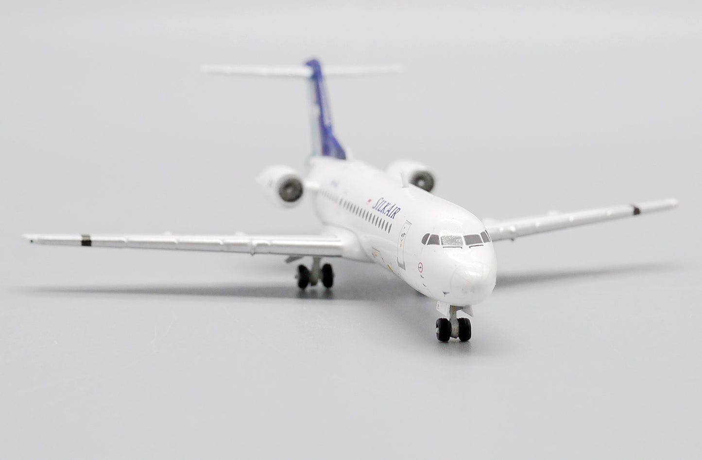 JC WINGS FOKKER 70 SILKAIR REG: 9V-SLL