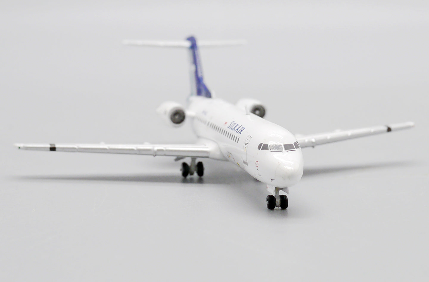 JC WINGS FOKKER 70 SILKAIR REG: 9V-SLL
