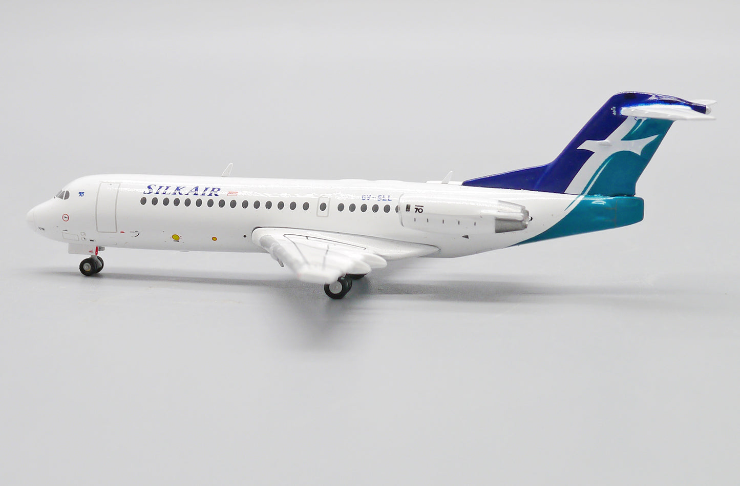 JC WINGS FOKKER 70 SILKAIR REG: 9V-SLL