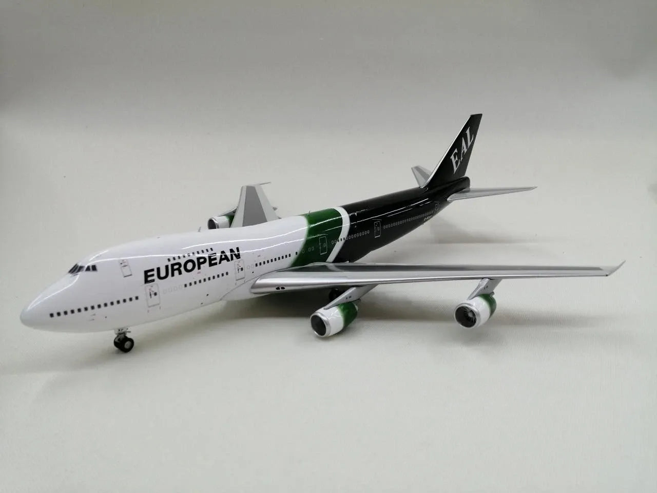 FLIGHTLINE 200 B747-236B EUROPEAN AIR CHARTER (GREEN) REG: G-BDXF
