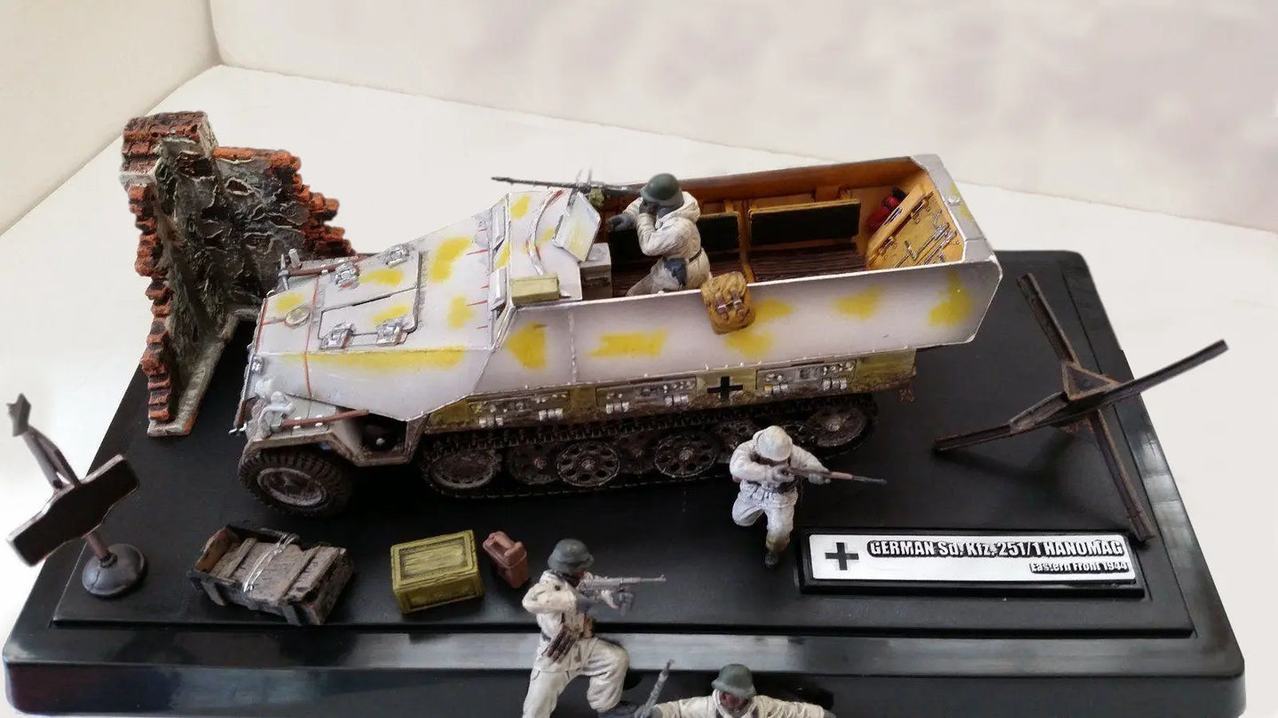 FORCES OF VALOR SD. KFZ. 251/1 HANOMAG HALF TRACK KURSK 1943