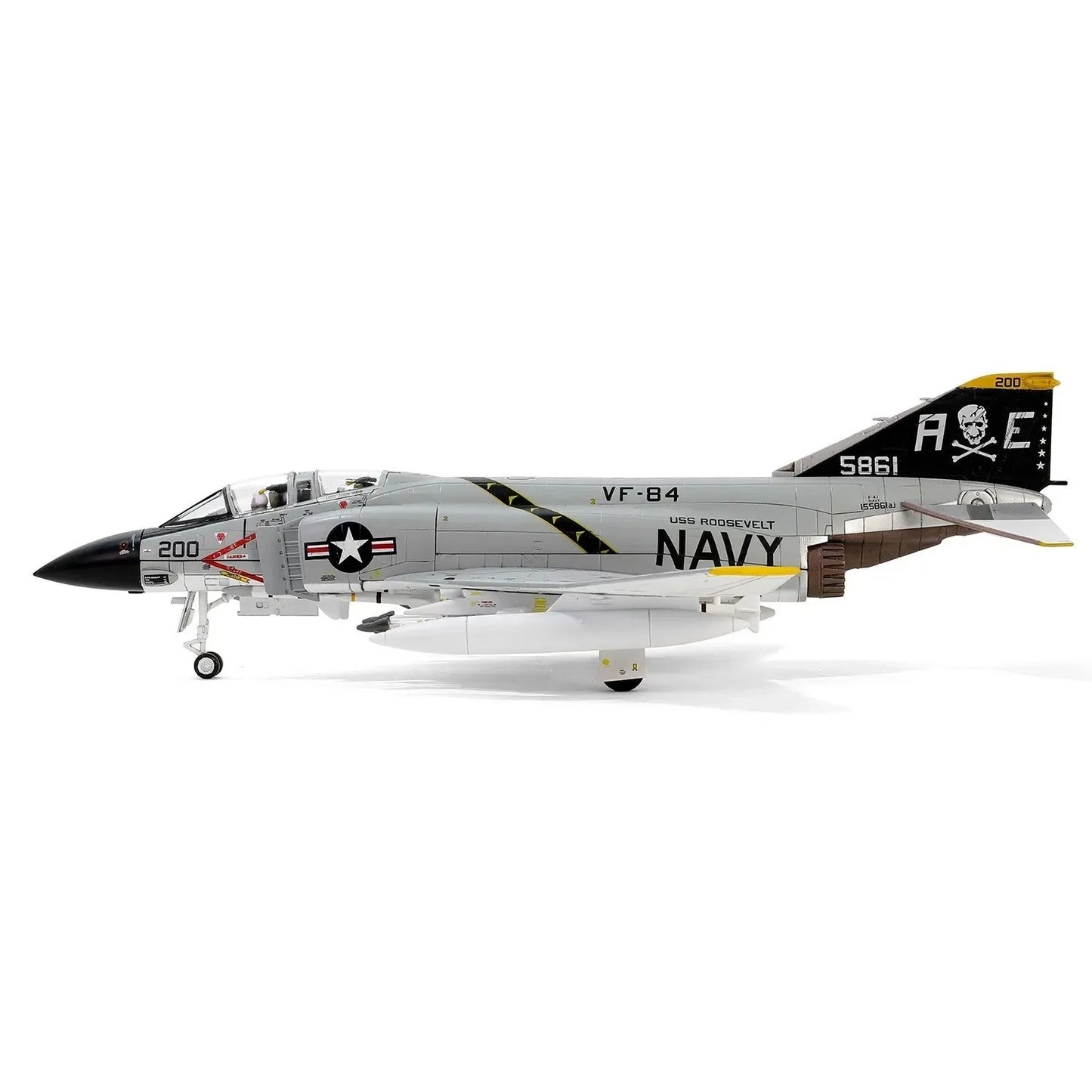 FORCES OF VALOR F-4B PHANTOM II US NAVY VF-84 "JOLLY ROGERS" USS FRANKLIN D ROOSEVELT 1970
