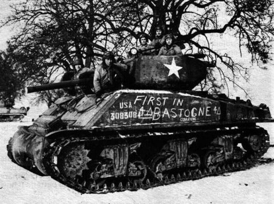 FORCES OF VALOR US SHERMAN MEDIUM TANK M4A3E2 "FIRST IN BASTOGNE"