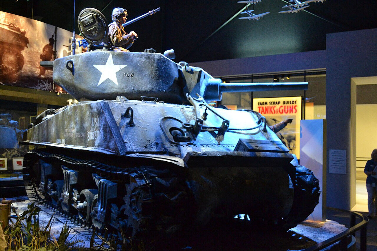 FORCES OF VALOR US SHERMAN MEDIUM TANK M4A3E2 "FIRST IN BASTOGNE"