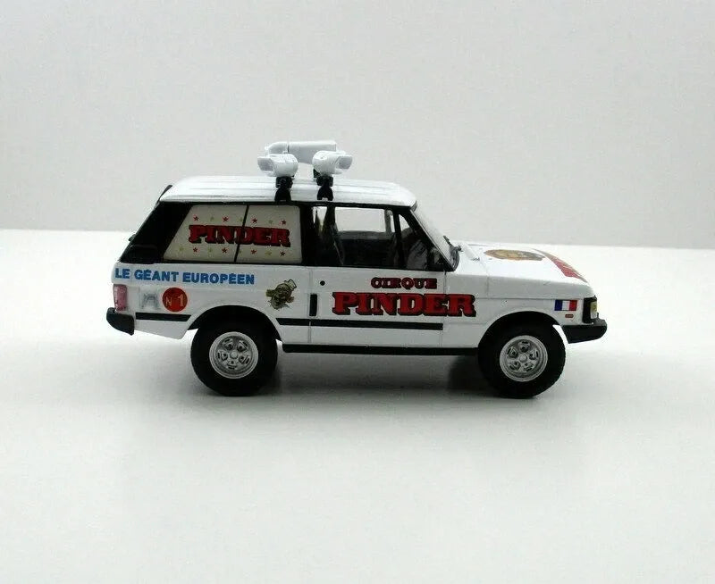 DIREKT COLLECTIONS PINDER CIRCUS LAND ROVER ADVERTISING